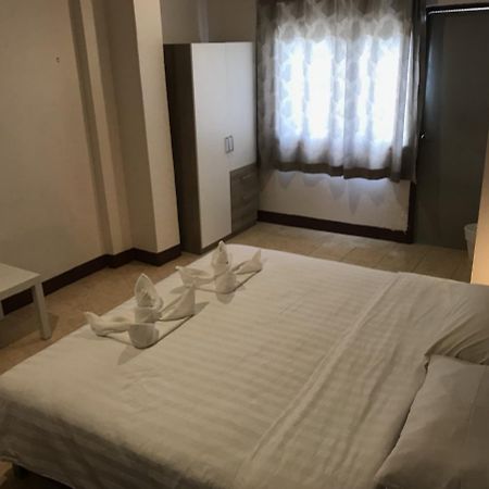 Ferb Guest House Patong Екстер'єр фото