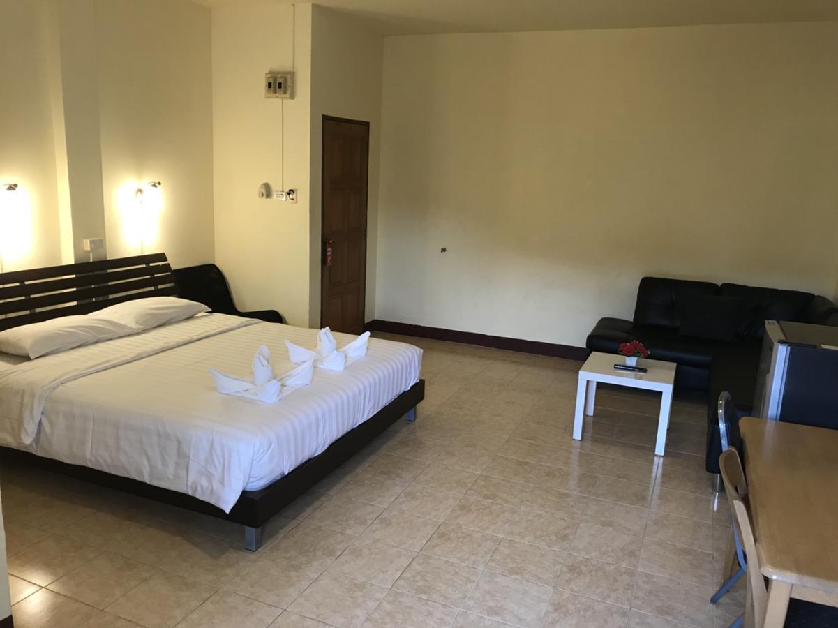 Ferb Guest House Patong Екстер'єр фото